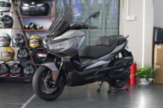 Chung nền tảng BMW C400 và có giá bán hơn 100 triệu đồng - Voge SR4 Max Pro 2026 vừa ra mắt có gì?