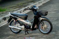 Honda Wave 125i độ kín đi chợ nhưng chơi đồ hiệu: Bản độ gọn gàng, nhìn kỹ mới thấy toàn hàng chất
