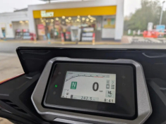 Khám phá chiếc xe côn tay phổ thông đầu tiên của Honda trang bị Hệ thống dừng tạm thời (Idling Stop)