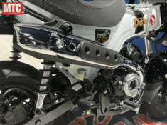 Không cần độ nữa! Honda Dax 125 Over Racing bản full đồ chơi chính hãng vừa xuất hiện
