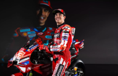 Marc Marquez ở lại Ducati đến 2028, nước cờ dài hạn của cả hai bên