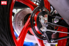 Phanh đùm sau trên Suzuki Smash Fi Plus 2026 vừa ra mắt có phải phanh tích hợp ABS không?