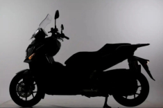 Tân binh xe ga Adventure từ Tây Ban Nha: Rieju X-Over 125 và 357 có đủ sức làm khó Honda ADV?
