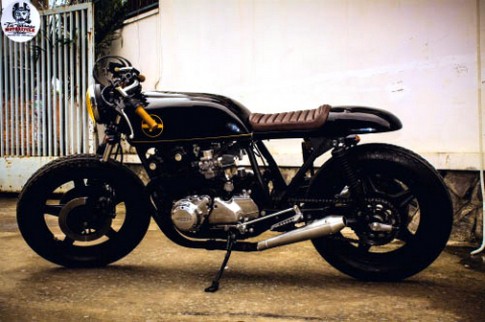 Honda CB750 “cafe đen đậm đặc”