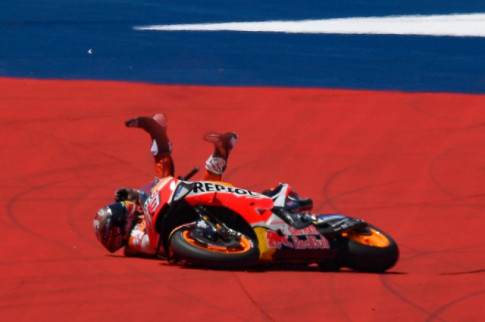 [MotoGP 2019] Marc Marquez ngã xe, nguyên nhân từ đâu??
