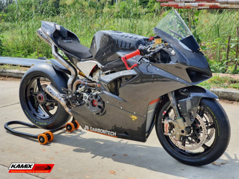 Ducati Panigale V4 độ hoàn thiện trong diện mạo full áo Carbon